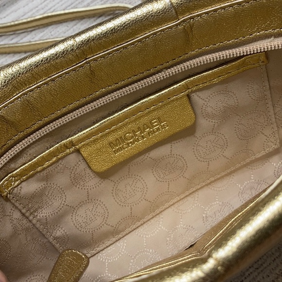 MICHAEL Michael Kors Daria Pleated Gold Clutch - Picture 12 of 16